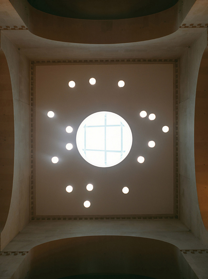 Candido-hall_1.jpg